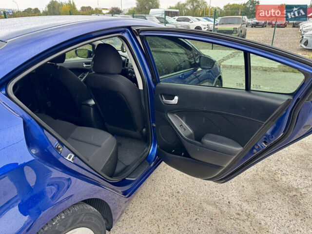 Синий Киа Форте, объемом двигателя 2 л и пробегом 179 тыс. км за 9700 $, фото 19 на Automoto.ua
