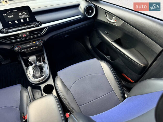 Синій Кіа Форте, об'ємом двигуна 2 л та пробігом 84 тис. км за 13700 $, фото 27 на Automoto.ua