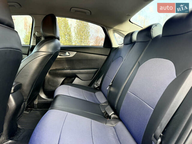 Синій Кіа Форте, об'ємом двигуна 2 л та пробігом 84 тис. км за 13700 $, фото 8 на Automoto.ua