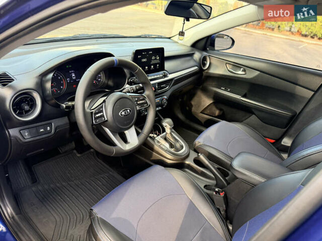 Синій Кіа Форте, об'ємом двигуна 2 л та пробігом 84 тис. км за 13700 $, фото 29 на Automoto.ua