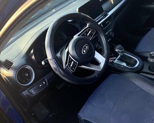 Синій Кіа Форте, об'ємом двигуна 2 л та пробігом 84 тис. км за 12500 $, фото 3 на Automoto.ua