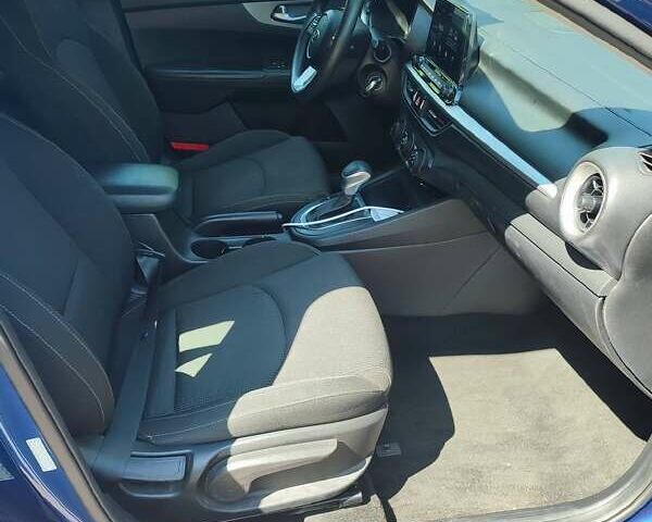 Синий Киа Форте, объемом двигателя 2 л и пробегом 110 тыс. км за 13300 $, фото 6 на Automoto.ua