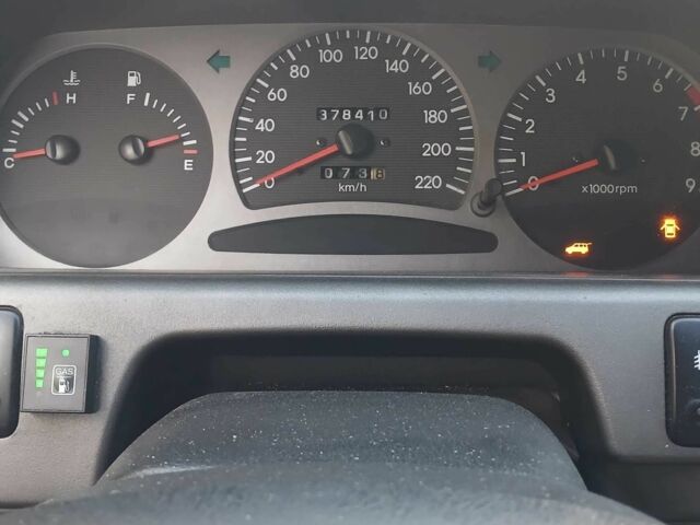 Красный Киа Джойс, объемом двигателя 2 л и пробегом 370 тыс. км за 2700 $, фото 3 на Automoto.ua