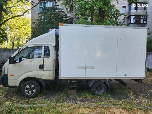 Білий Кіа К2500, об'ємом двигуна 2.4 л та пробігом 290 тис. км за 7500 $, фото 2 на Automoto.ua