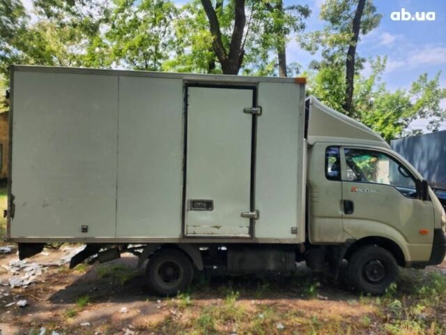 Білий Кіа К2500, об'ємом двигуна 2.4 л та пробігом 290 тис. км за 7500 $, фото 3 на Automoto.ua