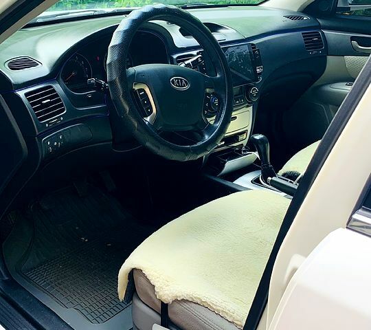 Белый Киа Маджентис, объемом двигателя 2 л и пробегом 300 тыс. км за 5000 $, фото 6 на Automoto.ua