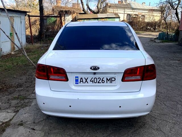 Белый Киа Маджентис, объемом двигателя 2 л и пробегом 300 тыс. км за 5000 $, фото 4 на Automoto.ua