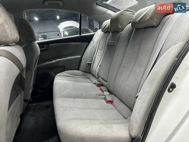 Білий Кіа Маджентіс, об'ємом двигуна 2 л та пробігом 163 тис. км за 6800 $, фото 12 на Automoto.ua