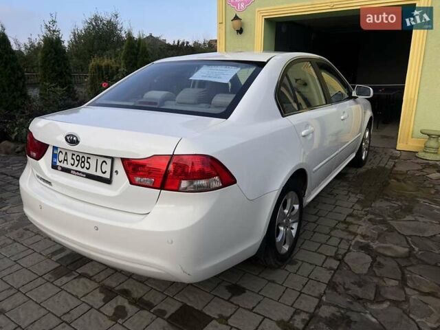Белый Киа Маджентис, объемом двигателя 2 л и пробегом 162 тыс. км за 6700 $, фото 2 на Automoto.ua
