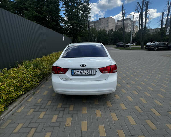 Белый Киа Маджентис, объемом двигателя 2 л и пробегом 261 тыс. км за 6500 $, фото 5 на Automoto.ua