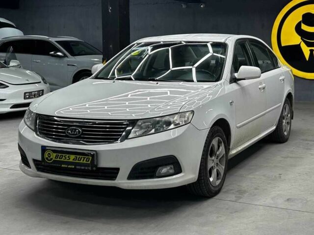 Білий Кіа Маджентіс, об'ємом двигуна 2 л та пробігом 163 тис. км за 6800 $, фото 2 на Automoto.ua