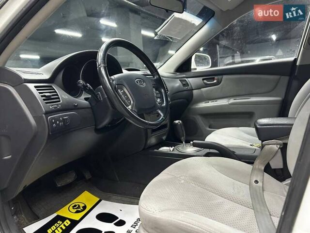 Білий Кіа Маджентіс, об'ємом двигуна 2 л та пробігом 163 тис. км за 6800 $, фото 9 на Automoto.ua
