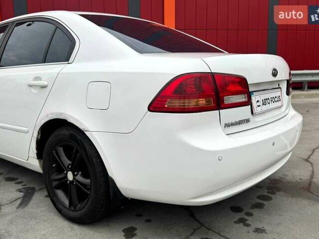 Білий Кіа Маджентіс, об'ємом двигуна 2 л та пробігом 208 тис. км за 4390 $, фото 5 на Automoto.ua