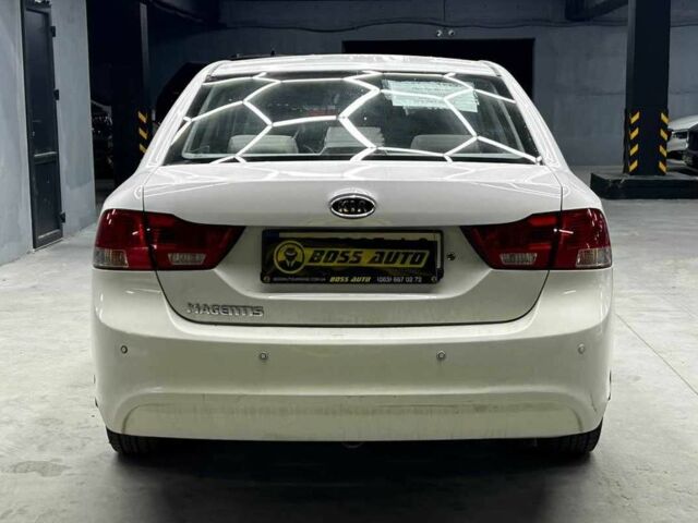 Білий Кіа Маджентіс, об'ємом двигуна 2 л та пробігом 163 тис. км за 6800 $, фото 4 на Automoto.ua