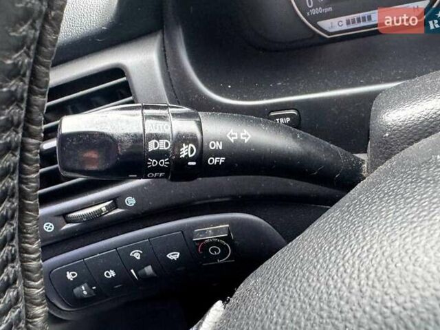 Белый Киа Маджентис, объемом двигателя 2 л и пробегом 208 тыс. км за 4390 $, фото 15 на Automoto.ua