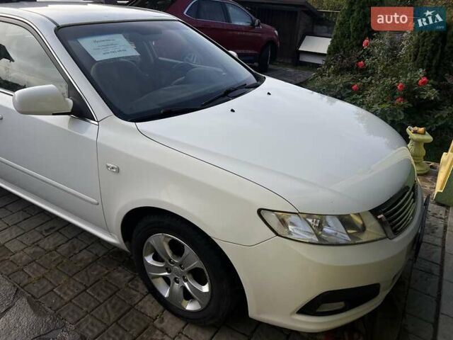 Белый Киа Маджентис, объемом двигателя 2 л и пробегом 162 тыс. км за 6700 $, фото 4 на Automoto.ua