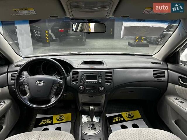 Білий Кіа Маджентіс, об'ємом двигуна 2 л та пробігом 163 тис. км за 6800 $, фото 13 на Automoto.ua