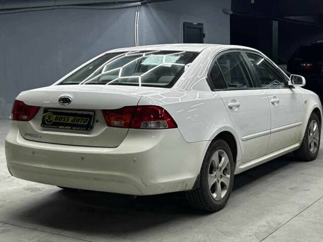 Білий Кіа Маджентіс, об'ємом двигуна 2 л та пробігом 163 тис. км за 6800 $, фото 5 на Automoto.ua