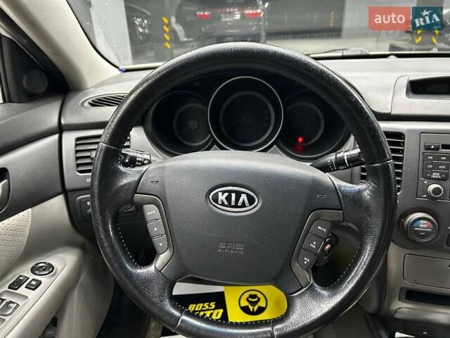 Білий Кіа Маджентіс, об'ємом двигуна 2 л та пробігом 163 тис. км за 6800 $, фото 16 на Automoto.ua