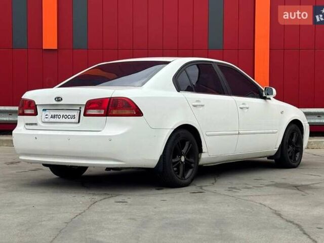 Белый Киа Маджентис, объемом двигателя 2 л и пробегом 208 тыс. км за 4390 $, фото 7 на Automoto.ua