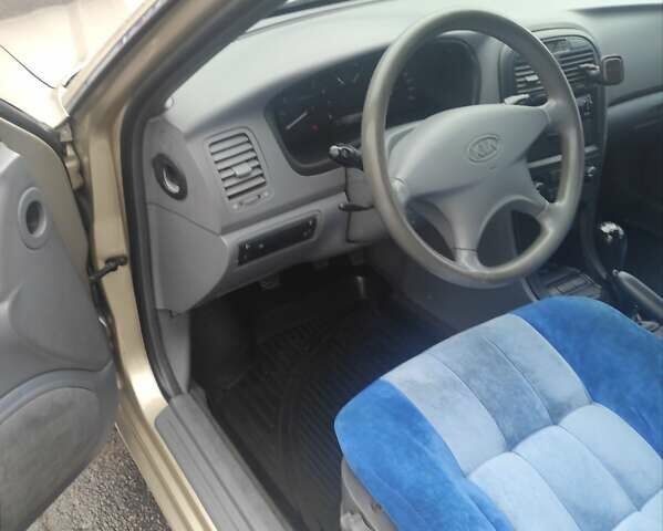 Бежевый Киа Маджентис, объемом двигателя 0 л и пробегом 192 тыс. км за 4200 $, фото 3 на Automoto.ua