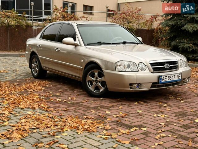 Бежевий Кіа Маджентіс, об'ємом двигуна 2 л та пробігом 165 тис. км за 3900 $, фото 2 на Automoto.ua