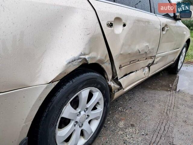 Бежевий Кіа Маджентіс, об'ємом двигуна 2 л та пробігом 280 тис. км за 2700 $, фото 3 на Automoto.ua