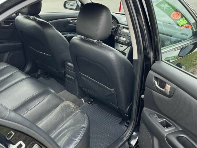 Чорний Кіа Маджентіс, об'ємом двигуна 2 л та пробігом 280 тис. км за 6450 $, фото 15 на Automoto.ua