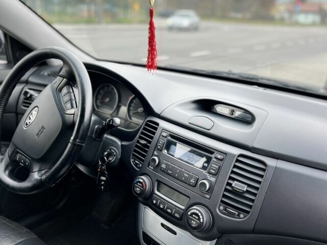 Чорний Кіа Маджентіс, об'ємом двигуна 2 л та пробігом 280 тис. км за 6450 $, фото 21 на Automoto.ua