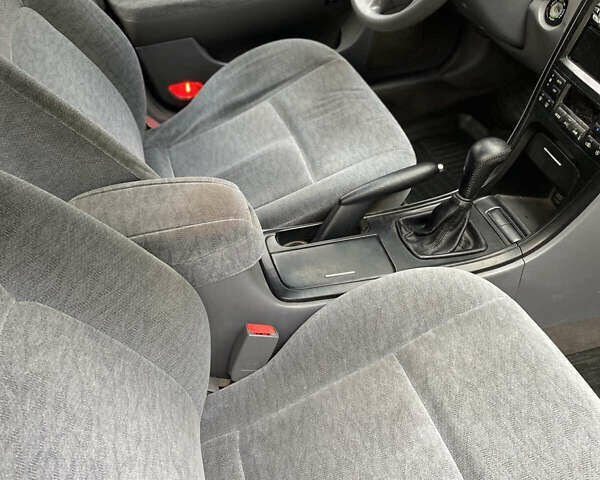 Чорний Кіа Маджентіс, об'ємом двигуна 2 л та пробігом 120 тис. км за 5800 $, фото 17 на Automoto.ua