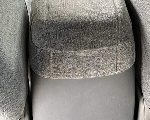 Чорний Кіа Маджентіс, об'ємом двигуна 2 л та пробігом 120 тис. км за 5800 $, фото 16 на Automoto.ua