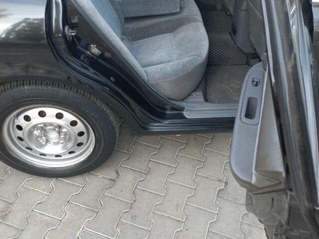 Чорний Кіа Маджентіс, об'ємом двигуна 2 л та пробігом 195 тис. км за 3500 $, фото 9 на Automoto.ua