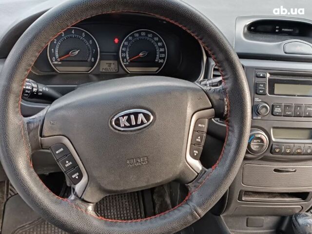 Кіа Маджентіс 2006 у Львові на Automoto.ua Чорний Кіа Маджентіс, об'ємом двигуна 2 л та пробігом 148 тис. км за 5450 $, фото 15 на Automoto.ua