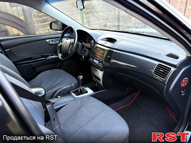 Черный Киа Маджентис, объемом двигателя 2 л и пробегом 390 тыс. км за 4800 $, фото 6 на Automoto.ua