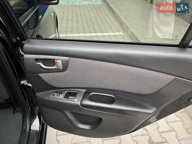 Чорний Кіа Маджентіс, об'ємом двигуна 2 л та пробігом 255 тис. км за 5700 $, фото 6 на Automoto.ua