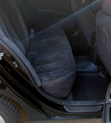 Черный Киа Маджентис, объемом двигателя 2 л и пробегом 208 тыс. км за 5700 $, фото 4 на Automoto.ua