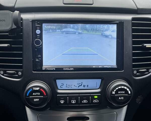 Черный Киа Маджентис, объемом двигателя 2 л и пробегом 258 тыс. км за 5500 $, фото 22 на Automoto.ua