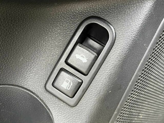 Черный Киа Маджентис, объемом двигателя 2.7 л и пробегом 219 тыс. км за 4600 $, фото 20 на Automoto.ua