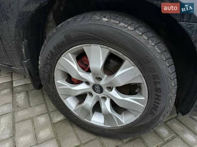 Чорний Кіа Маджентіс, об'ємом двигуна 2 л та пробігом 302 тис. км за 5800 $, фото 41 на Automoto.ua
