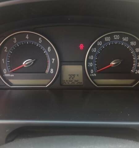 Черный Киа Маджентис, объемом двигателя 2 л и пробегом 322 тыс. км за 5000 $, фото 5 на Automoto.ua