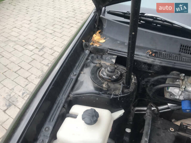 Кіа Маджентіс 2007 у Ромнах на Automoto.ua Чорний Кіа Маджентіс, об'ємом двигуна 2 л та пробігом 231 тис. км за 4900 $, фото 13 на Automoto.ua