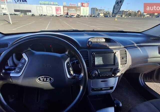 Чорний Кіа Маджентіс, об'ємом двигуна 2 л та пробігом 373 тис. км за 4500 $, фото 13 на Automoto.ua