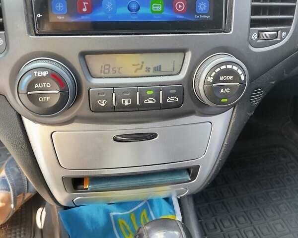 Черный Киа Маджентис, объемом двигателя 2 л и пробегом 265 тыс. км за 4800 $, фото 19 на Automoto.ua