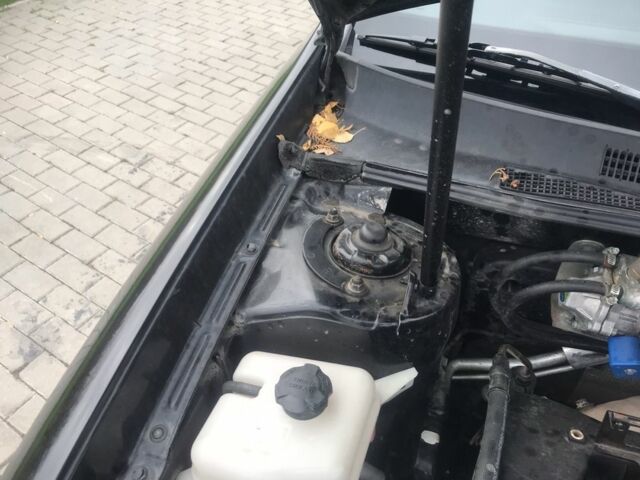 Кіа Маджентіс 2007 у Ромнах на Automoto.ua Чорний Кіа Маджентіс, об'ємом двигуна 2 л та пробігом 231 тис. км за 4900 $, фото 15 на Automoto.ua