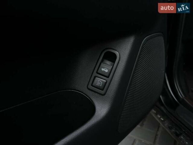 Чорний Кіа Маджентіс, об'ємом двигуна 2 л та пробігом 302 тис. км за 5800 $, фото 13 на Automoto.ua
