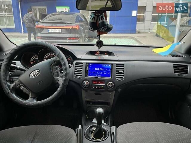 Чорний Кіа Маджентіс, об'ємом двигуна 2 л та пробігом 255 тис. км за 5700 $, фото 5 на Automoto.ua