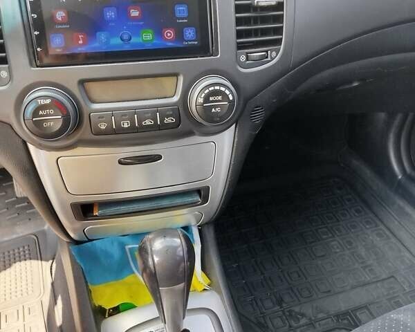 Черный Киа Маджентис, объемом двигателя 2 л и пробегом 265 тыс. км за 4800 $, фото 16 на Automoto.ua