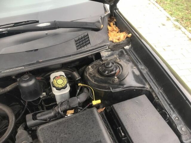 Кіа Маджентіс 2007 у Ромнах на Automoto.ua Чорний Кіа Маджентіс, об'ємом двигуна 2 л та пробігом 231 тис. км за 4900 $, фото 14 на Automoto.ua