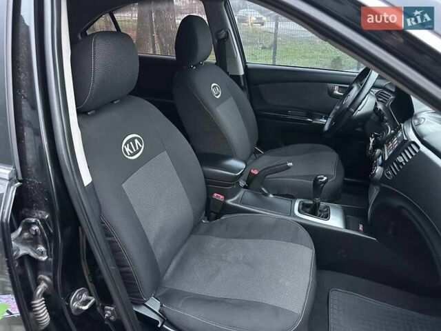 Чорний Кіа Маджентіс, об'ємом двигуна 2 л та пробігом 302 тис. км за 5800 $, фото 29 на Automoto.ua