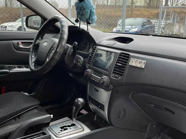 Черный Киа Маджентис, объемом двигателя 2.7 л и пробегом 219 тыс. км за 4600 $, фото 17 на Automoto.ua
